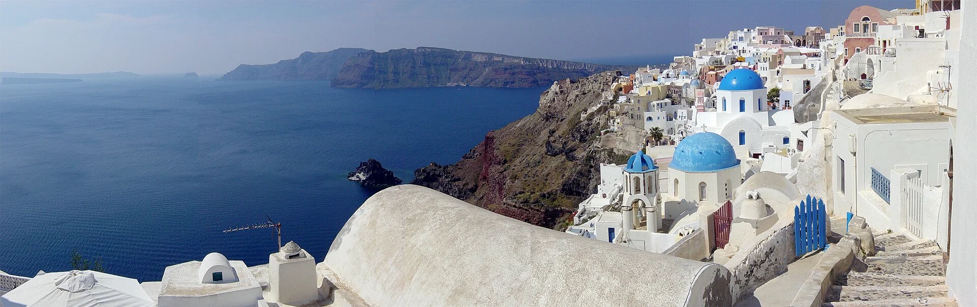 1920px-SantoriniPartialPano_updated.webp